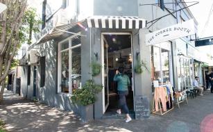 CASE STUDY: The Corner Booth – Face Mask Social Media Ad Campaign